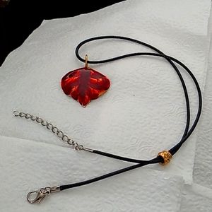 The red leaf necklace